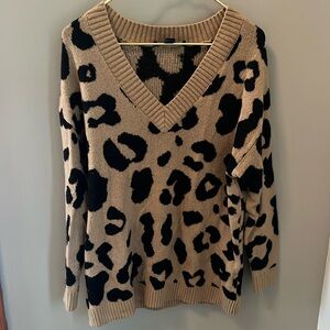 V neck cheetah print sweater